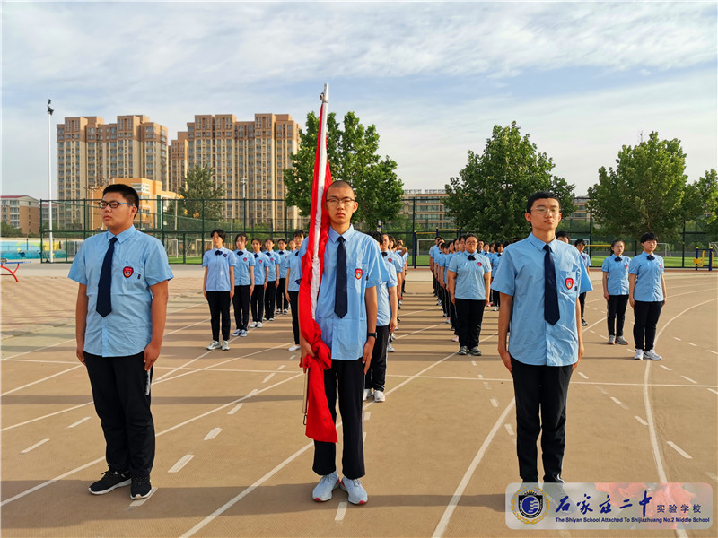 3.升旗方队:高一年级B部5班全体同学.jpg