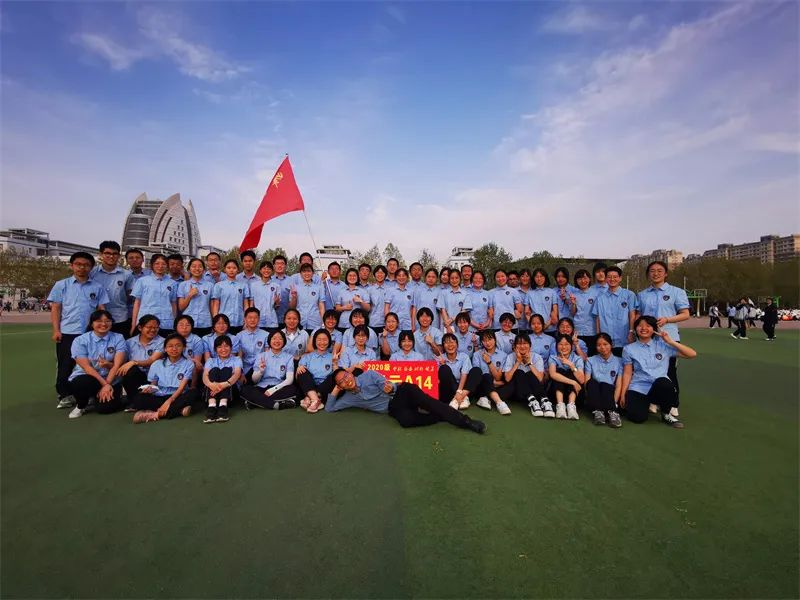 高二年级集体舞大赛672.png 高二年级集体舞大赛672.png