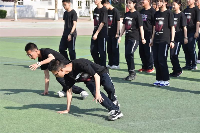 高二年级集体舞大赛1015.png 高二年级集体舞大赛1015.png